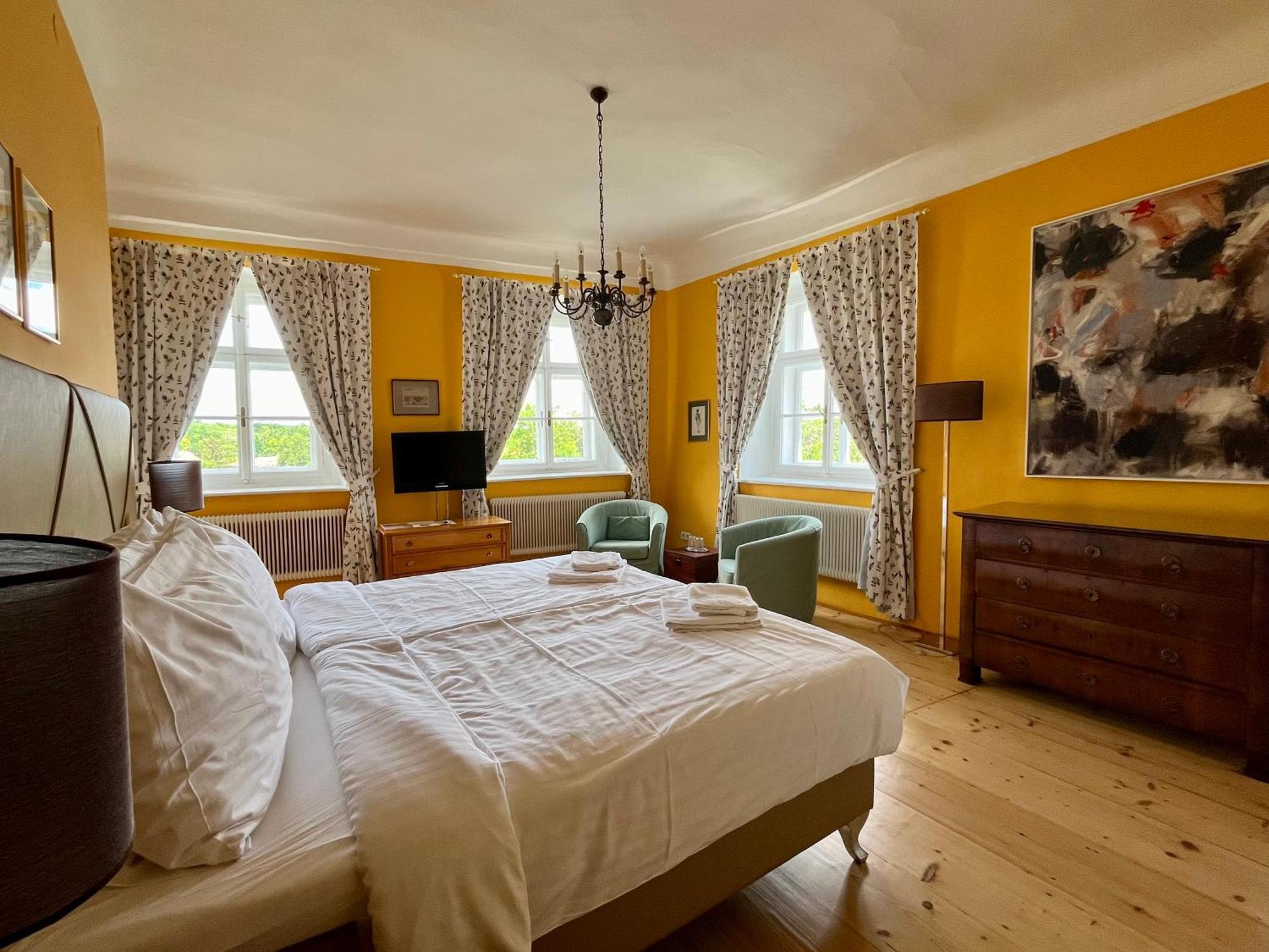 Schlosshotel Mailberg Kültér fotó