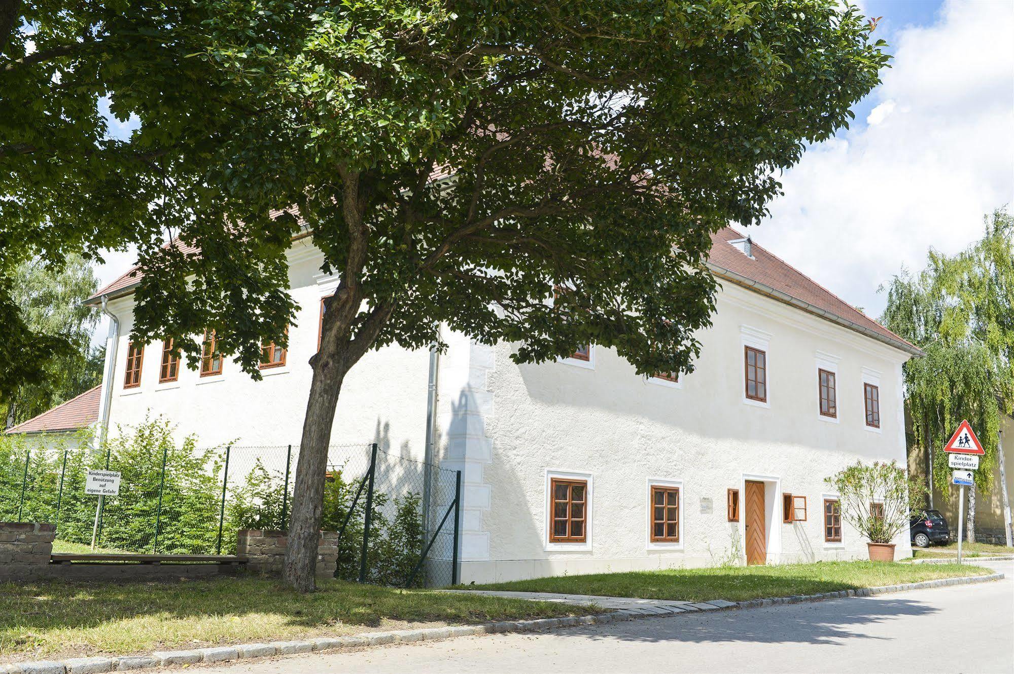 Schlosshotel Mailberg Kültér fotó
